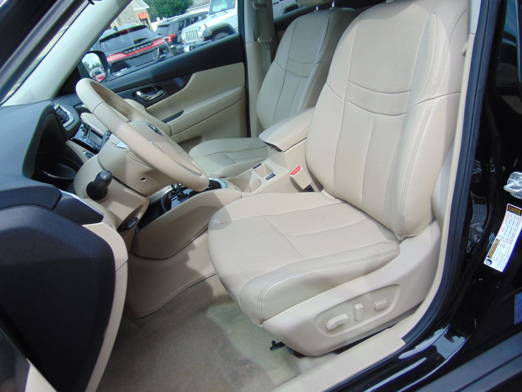 2015 Nissan Rogue Image 17