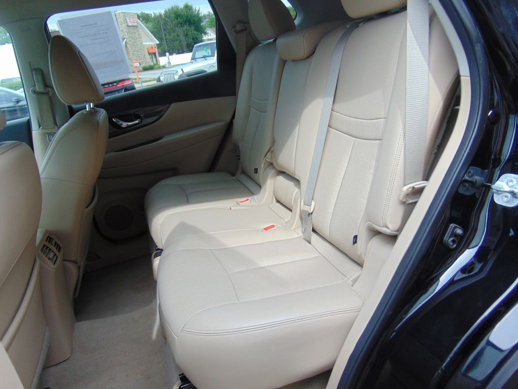 2015 Nissan Rogue Image 18