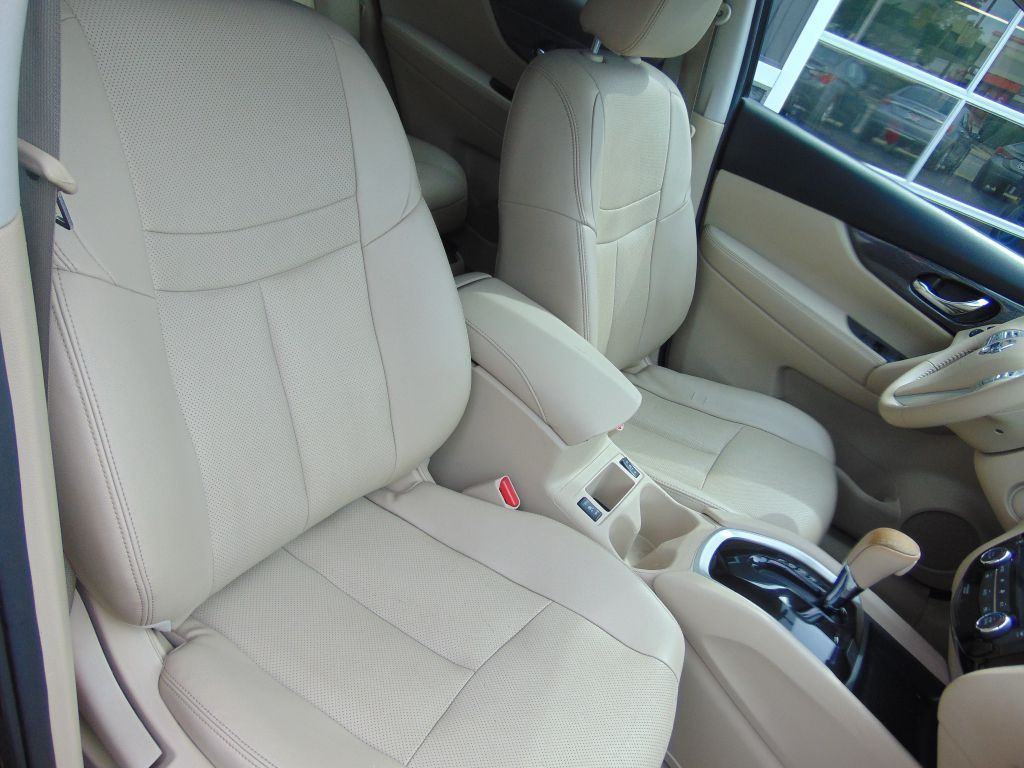 2015 Nissan Rogue Image 20