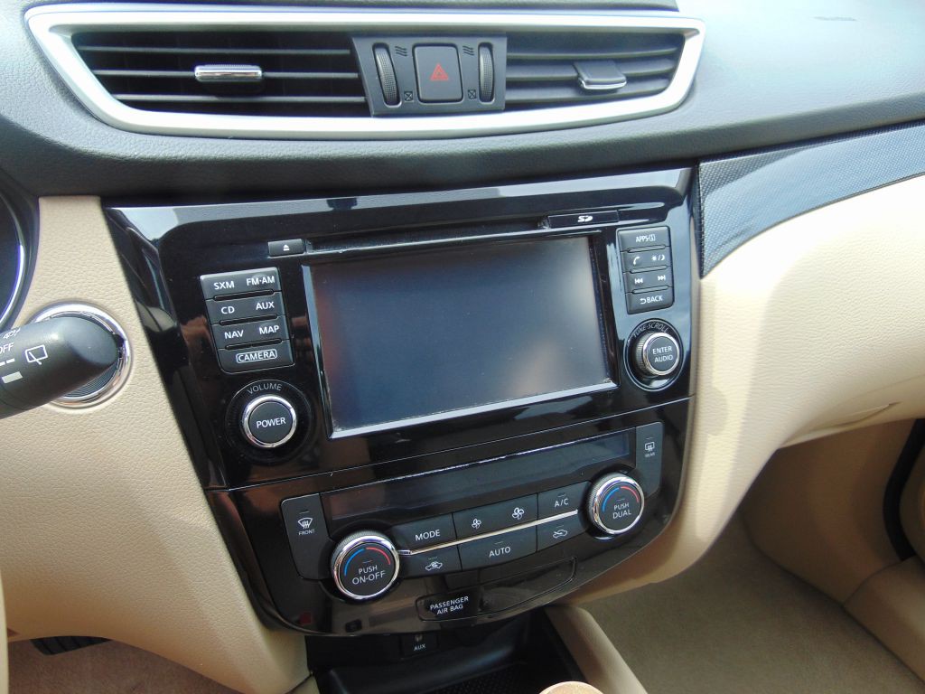 2015 Nissan Rogue Image 23