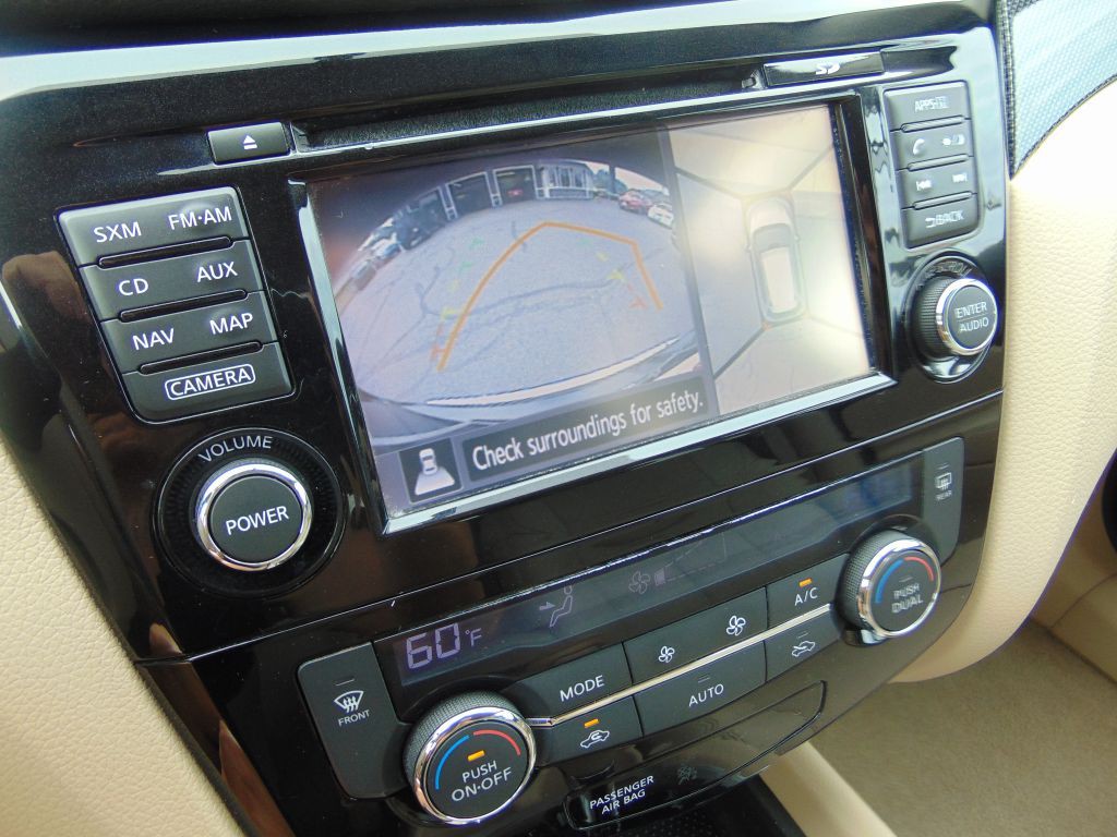 2015 Nissan Rogue Image 25