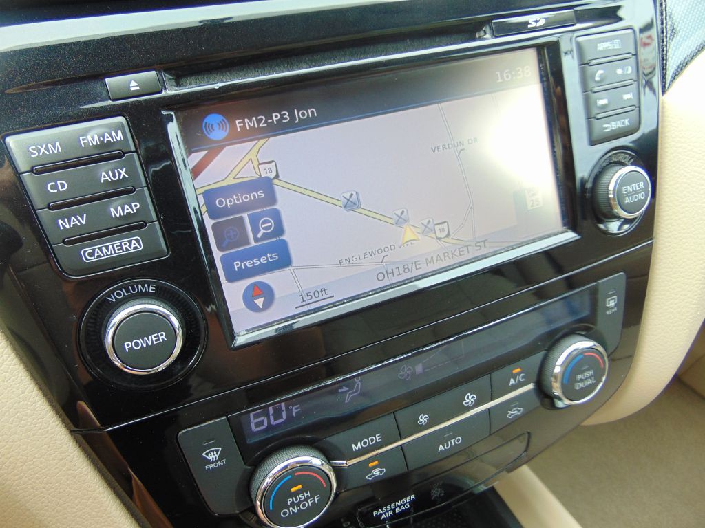 2015 Nissan Rogue Image 26