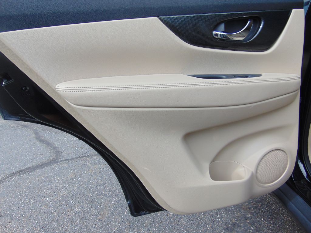 2015 Nissan Rogue Image 29