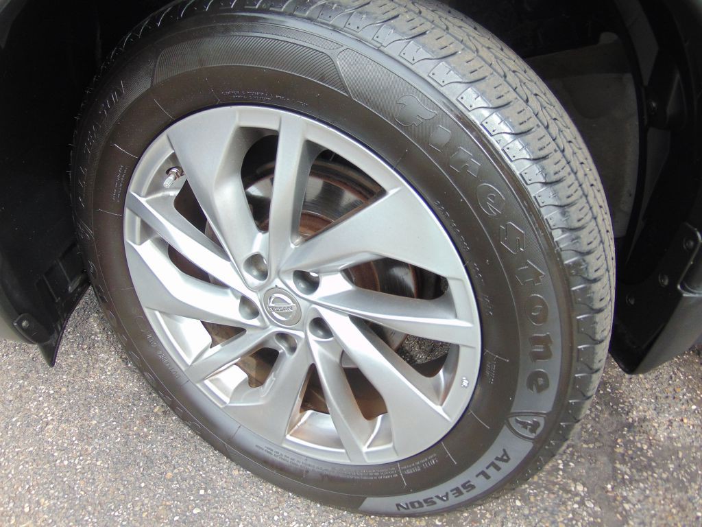 2015 Nissan Rogue Image 32