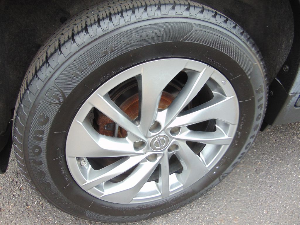 2015 Nissan Rogue Image 34