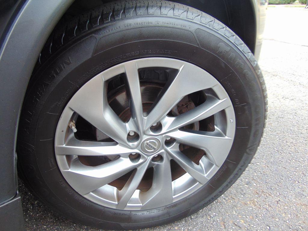 2015 Nissan Rogue Image 35