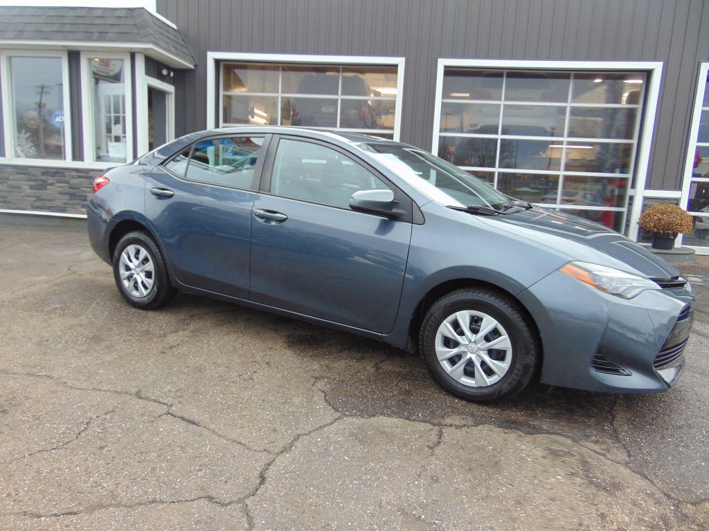 2017 Toyota Corolla Image 1