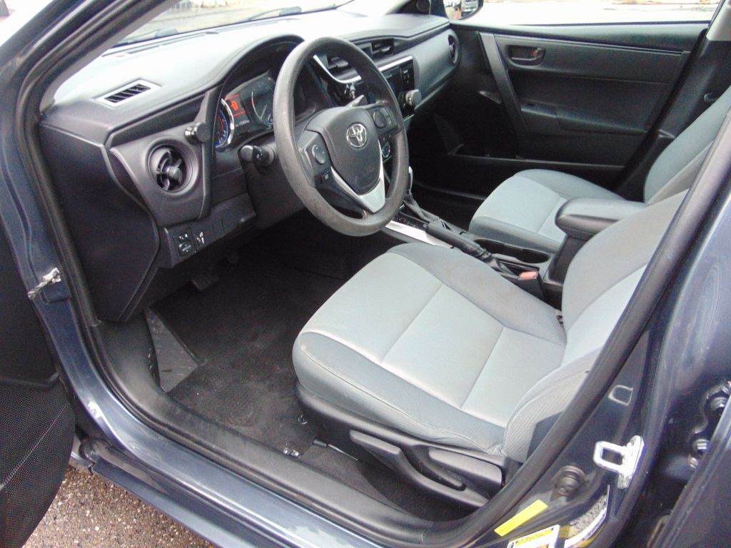 2017 Toyota Corolla Image 2