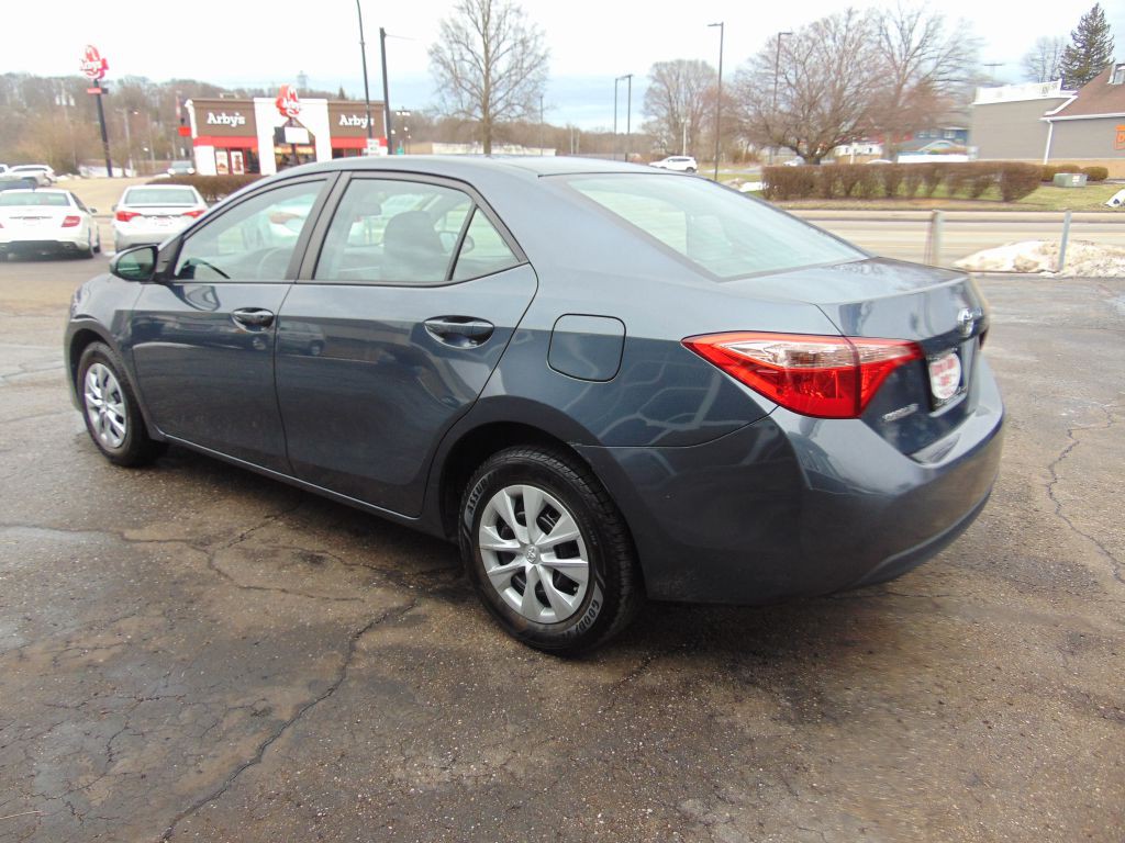 2017 Toyota Corolla Image 8