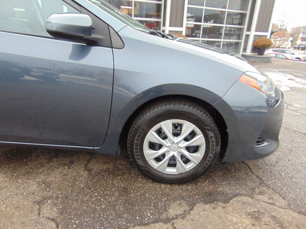 2017 Toyota Corolla Image 11