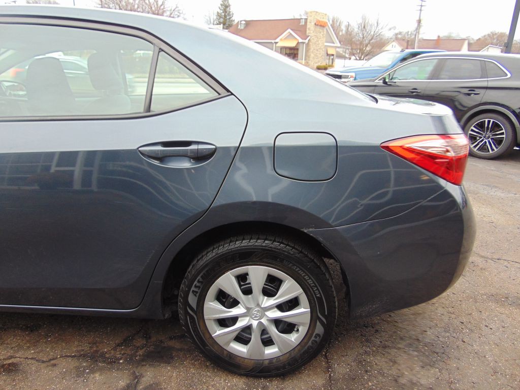 2017 Toyota Corolla Image 13