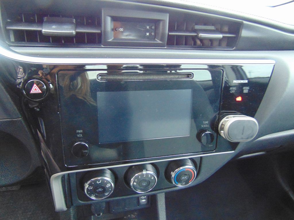 2017 Toyota Corolla Image 19