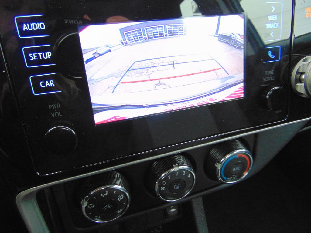 2017 Toyota Corolla Image 20