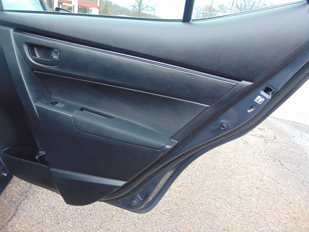 2017 Toyota Corolla Image 23