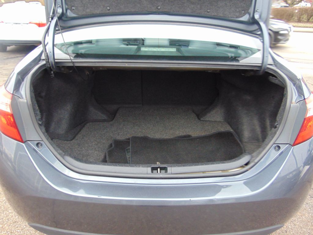 2017 Toyota Corolla Image 33