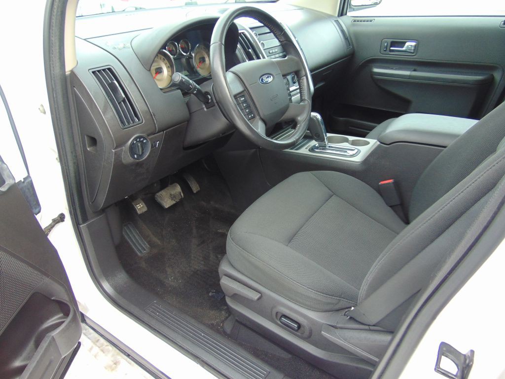 2010 Ford Edge Image 2