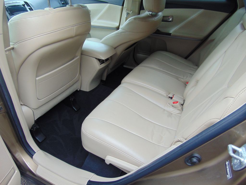 2010 Toyota Venza Image 3