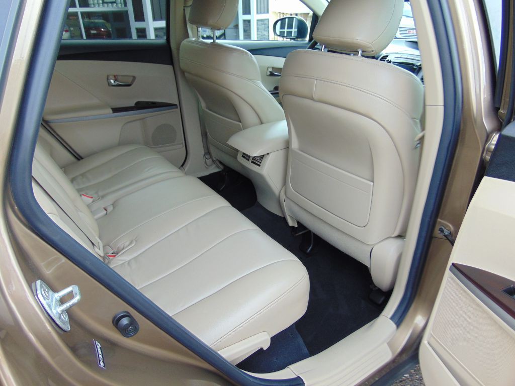 2010 Toyota Venza Image 4