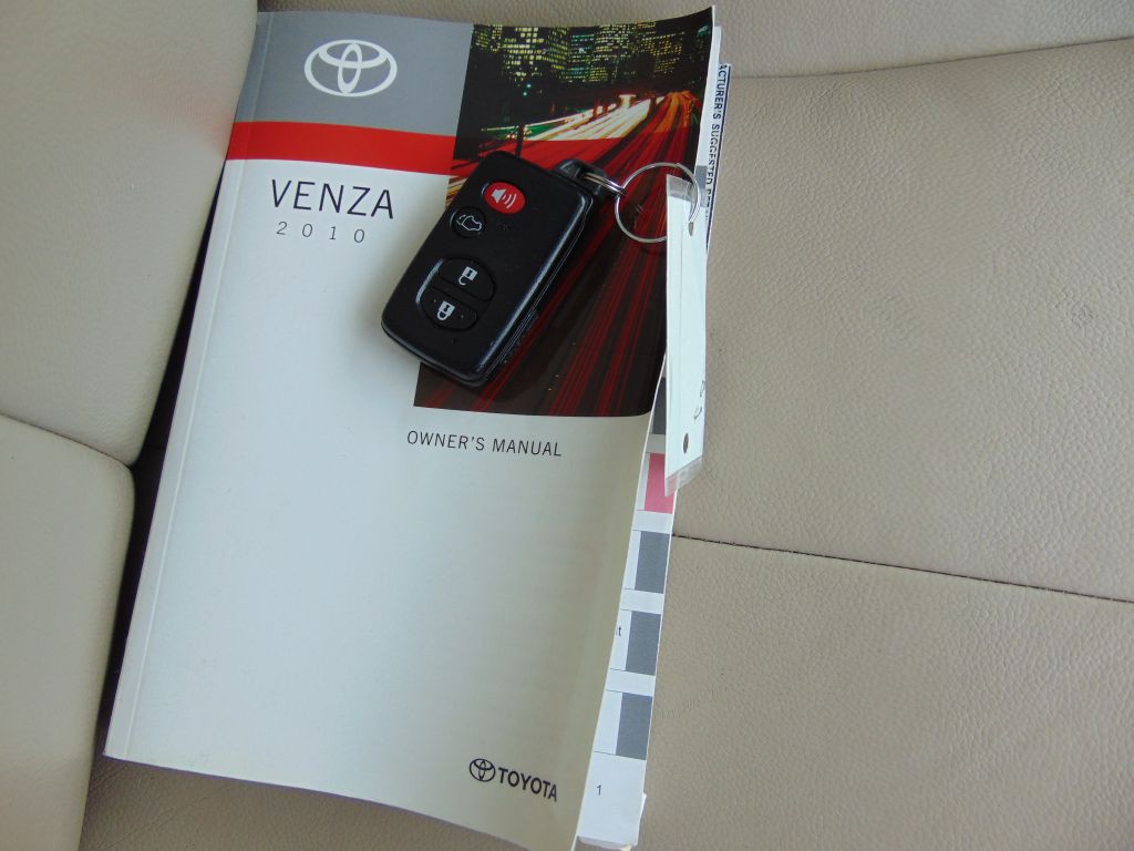 2010 Toyota Venza Image 10