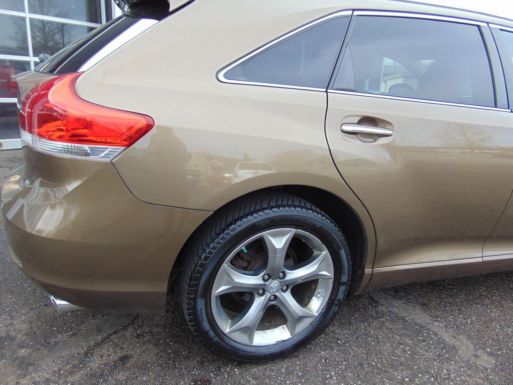 2010 Toyota Venza Image 14