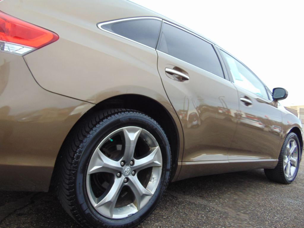 2010 Toyota Venza Image 15