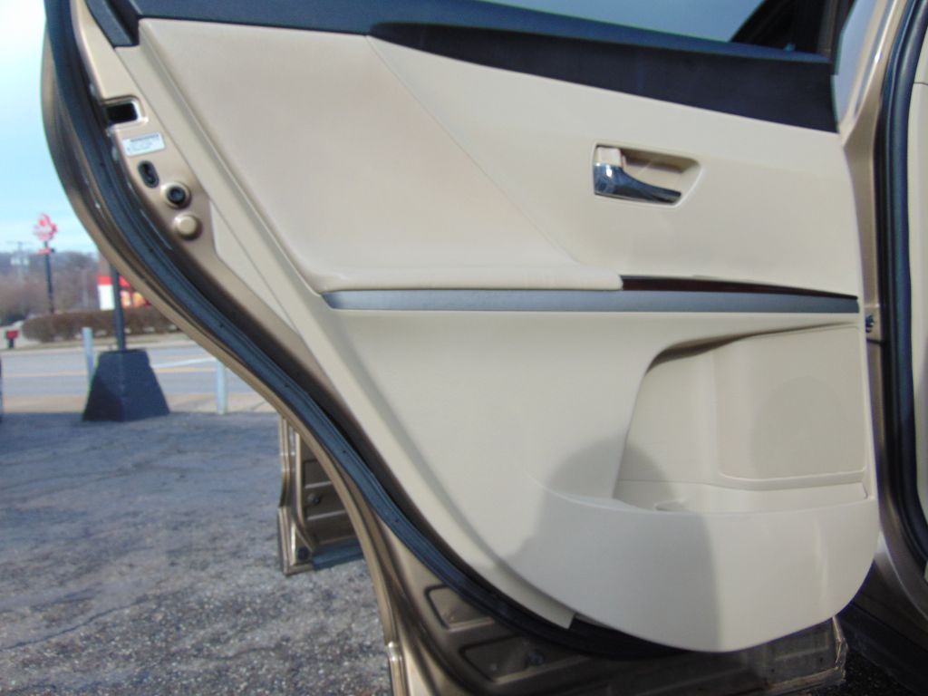 2010 Toyota Venza Image 21