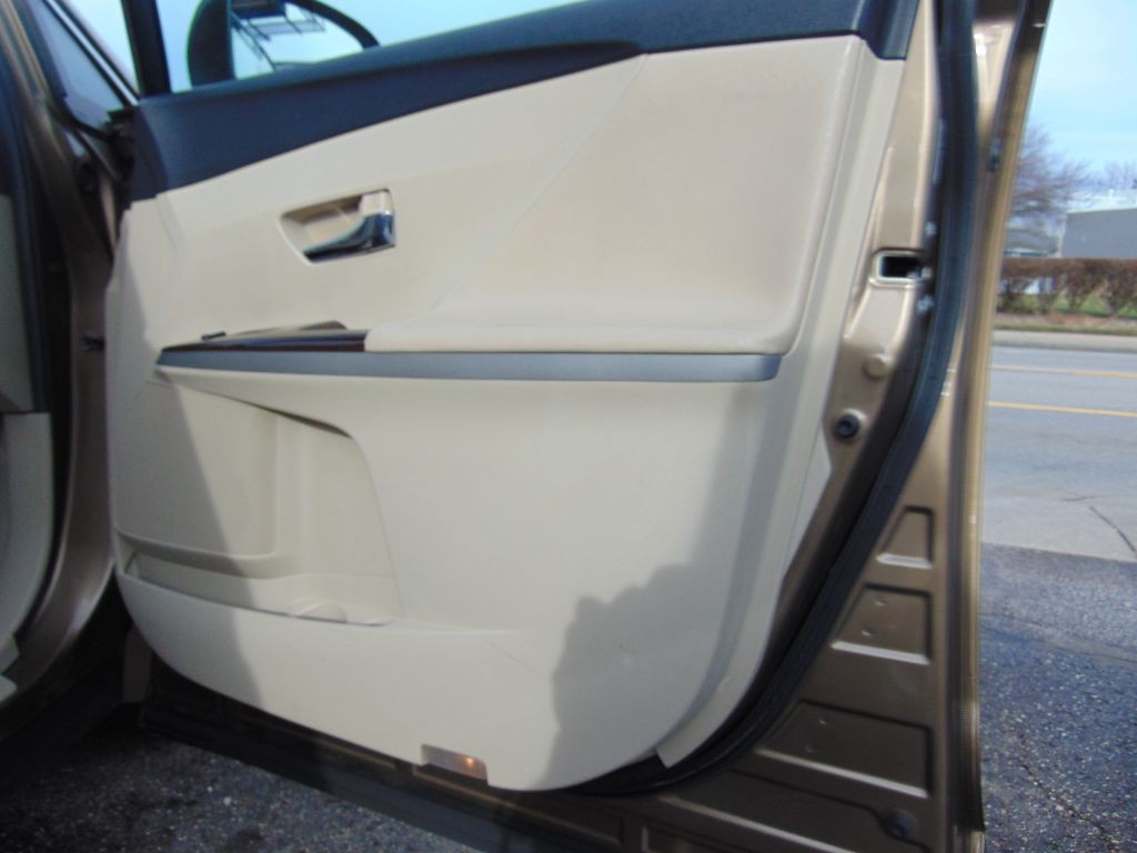 2010 Toyota Venza Image 23