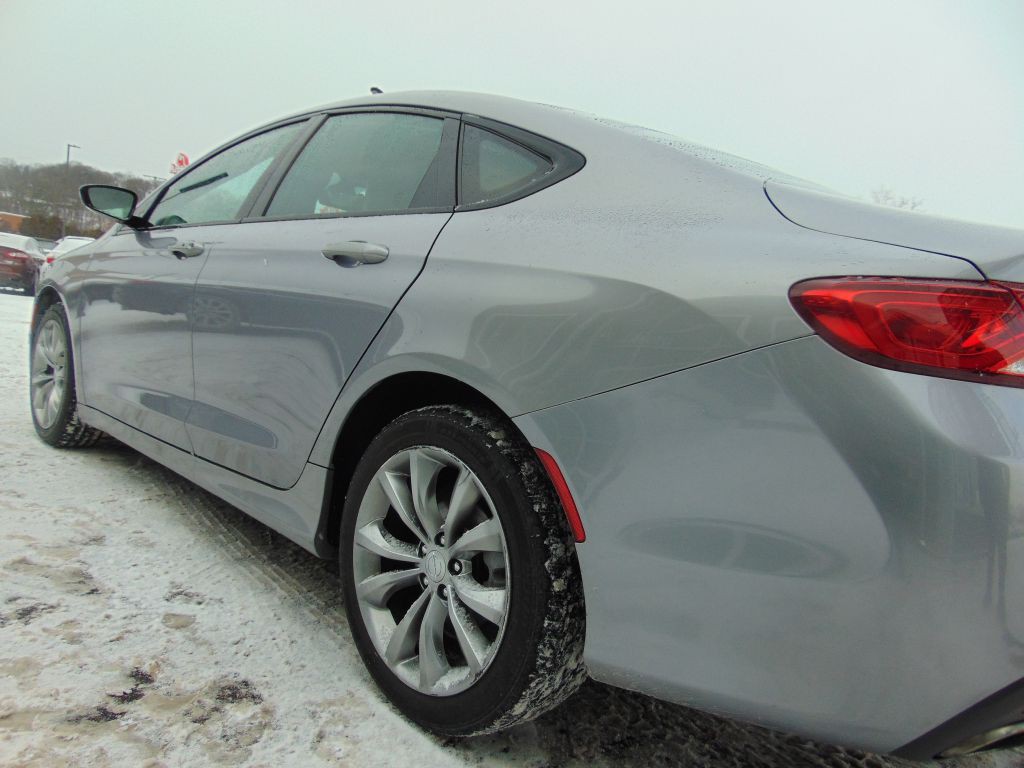 2015 Chrysler 200 Image 15