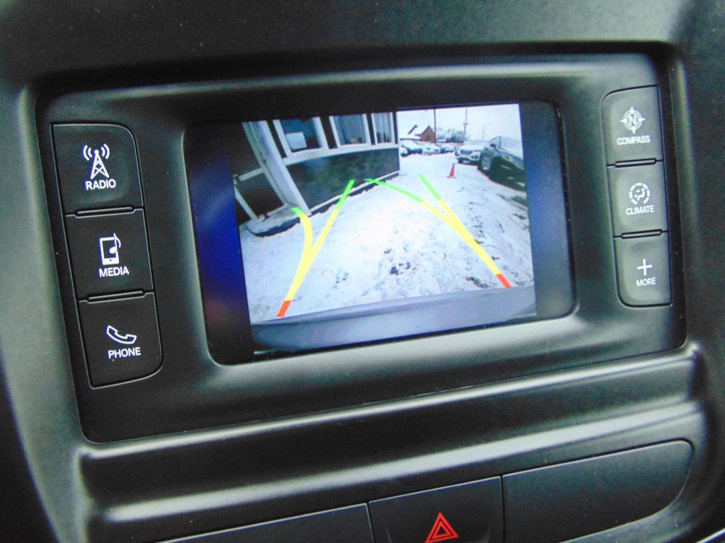 2015 Chrysler 200 Image 19