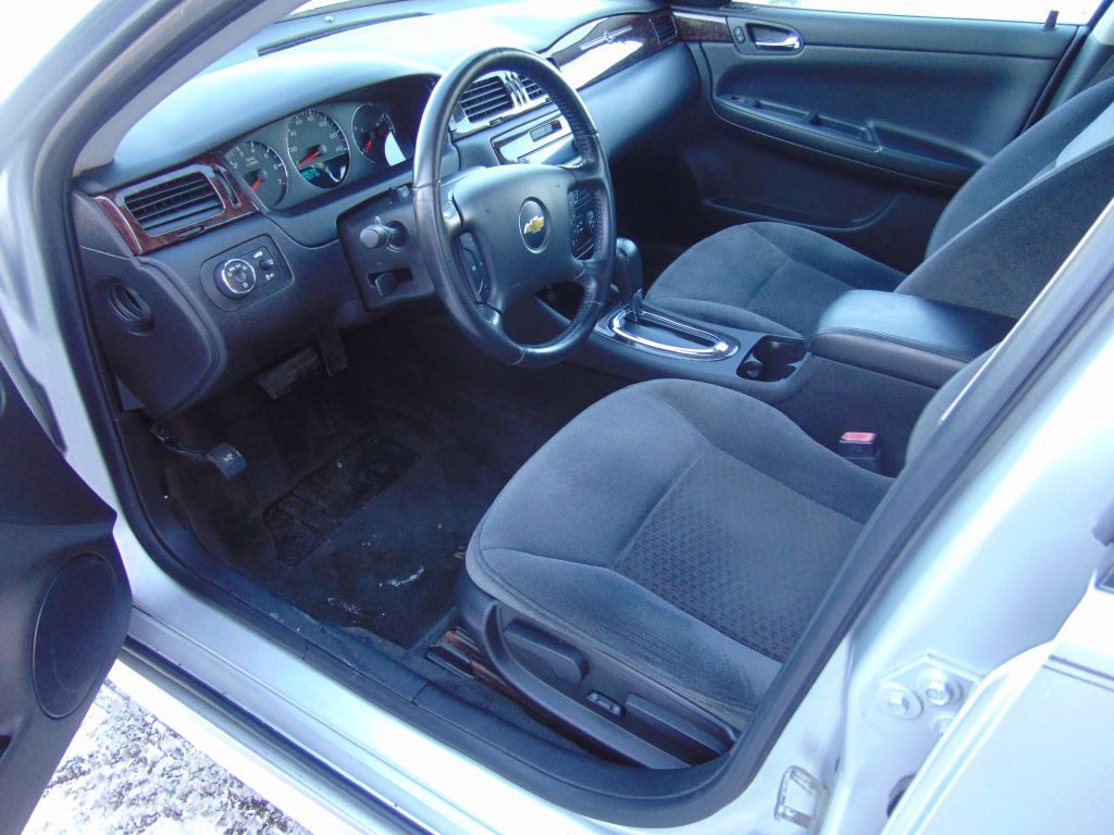 2012 Chevrolet Impala Image 2