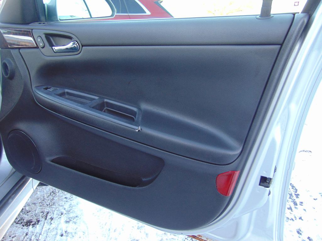 2012 Chevrolet Impala Image 23