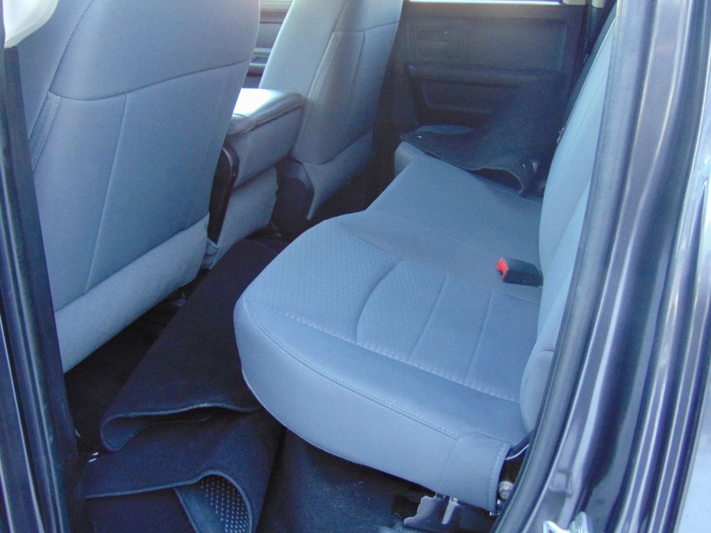 2015 RAM 1500 Image 3