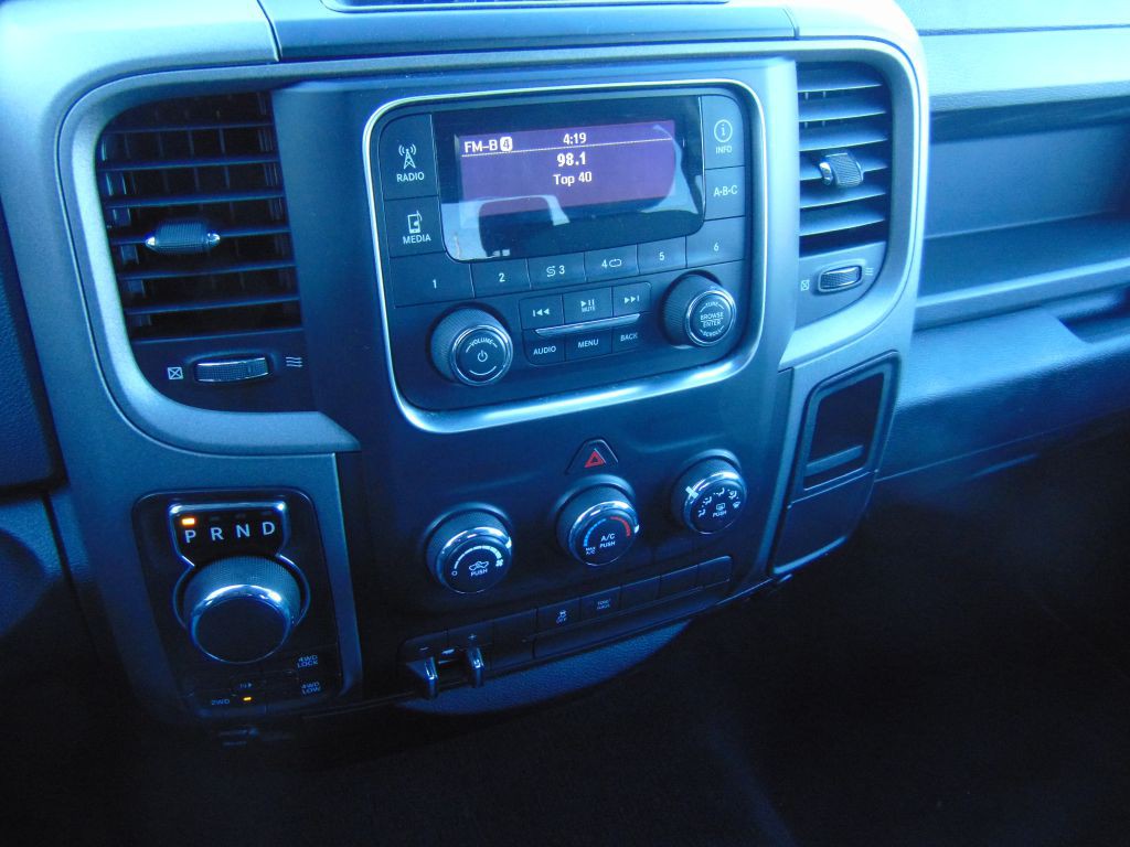 2015 RAM 1500 Image 18