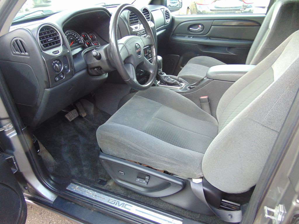 2007 GMC Envoy Image 2