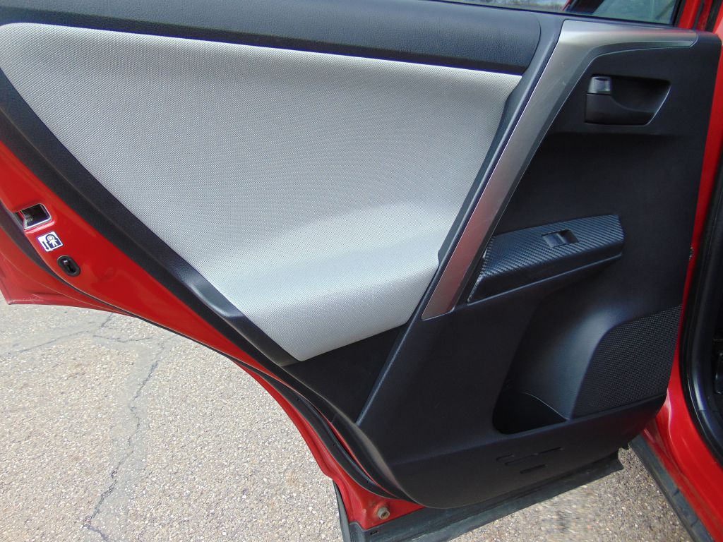 2014 Toyota Rav4 Image 24