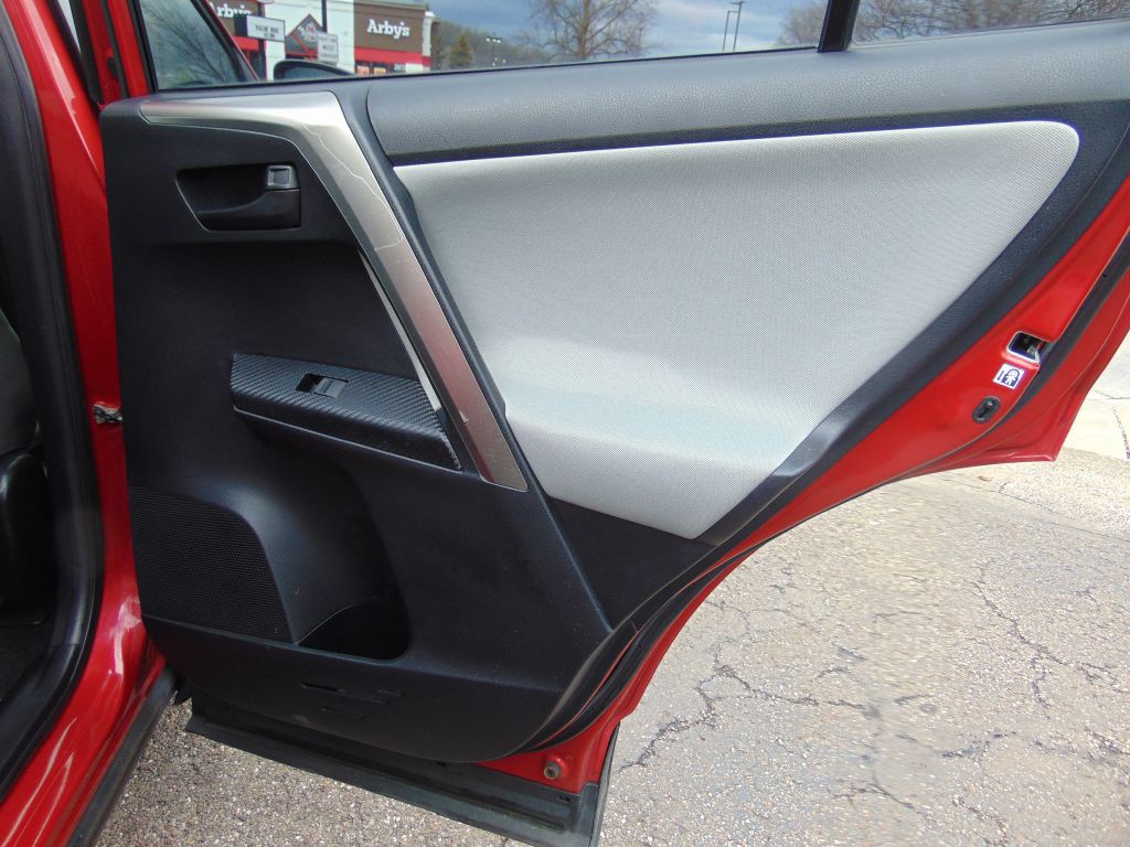 2014 Toyota Rav4 Image 25