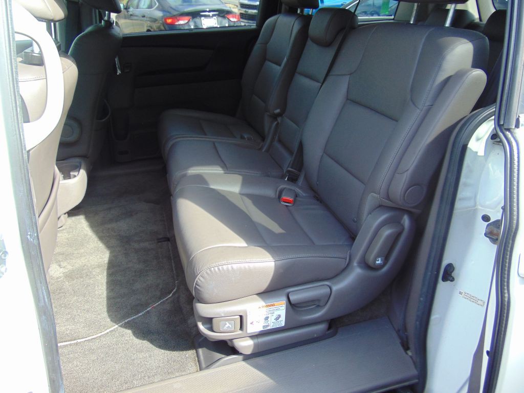 2015 Honda Odyssey Image 3