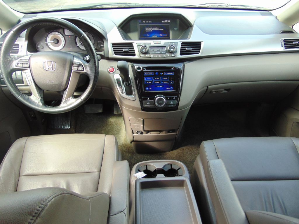 2015 Honda Odyssey Image 17