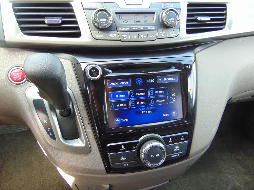 2015 Honda Odyssey Image 18