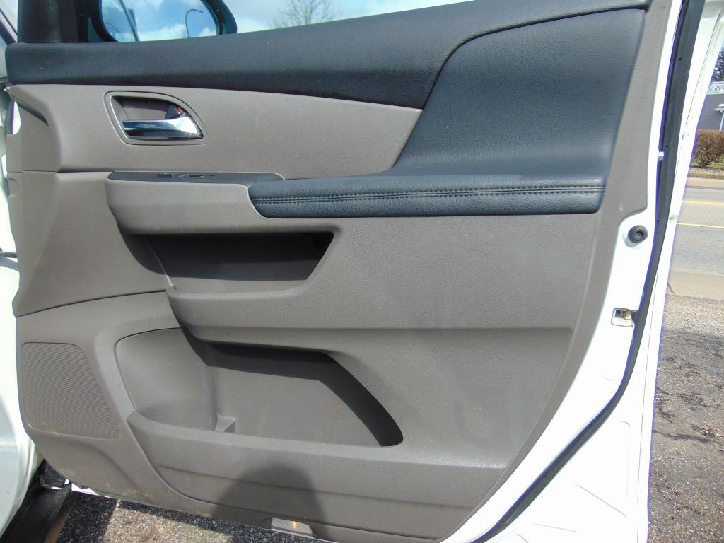 2015 Honda Odyssey Image 24