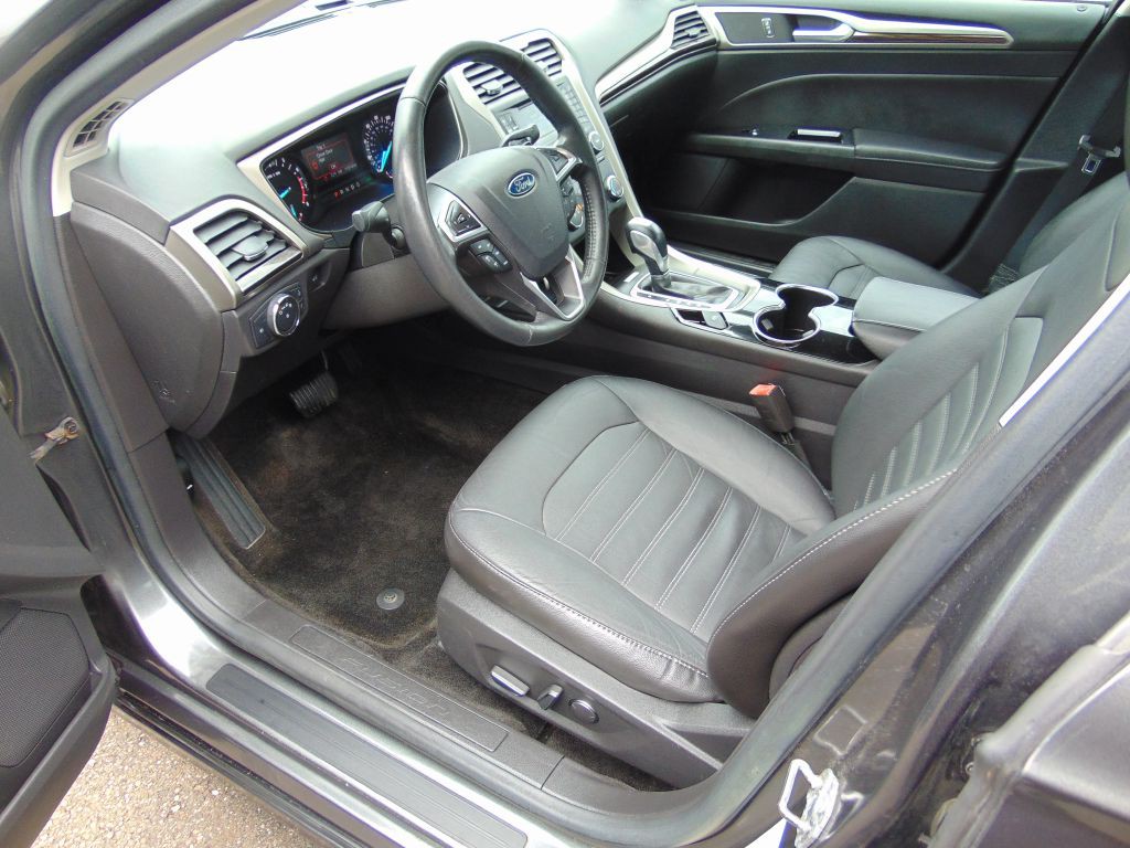 2015 Ford Fusion Image 2