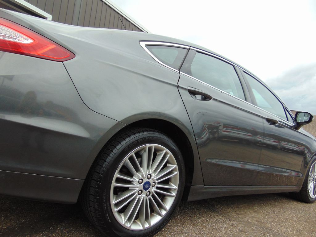 2015 Ford Fusion Image 15