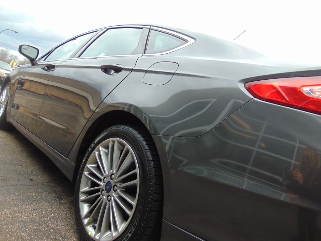 2015 Ford Fusion Image 16