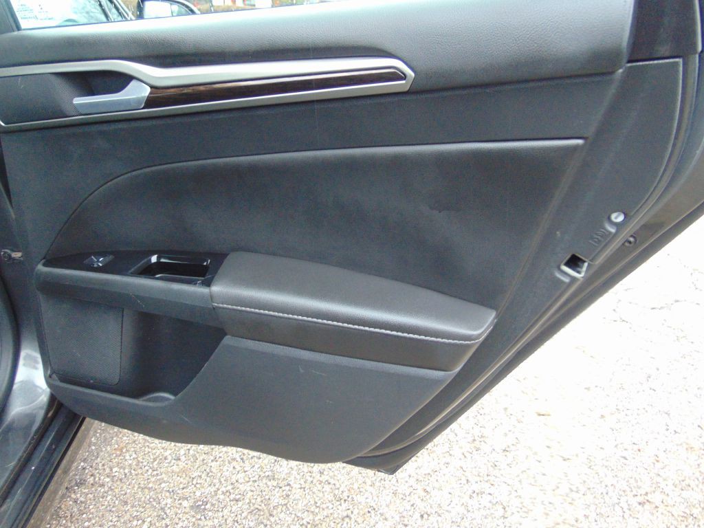 2015 Ford Fusion Image 23