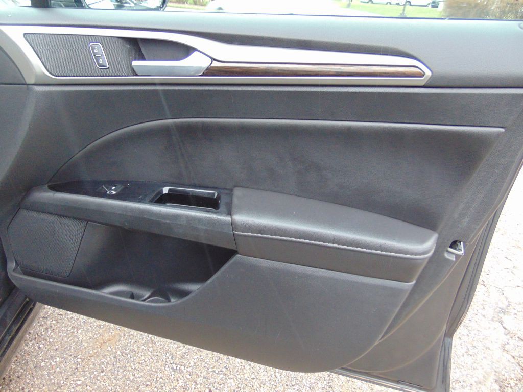 2015 Ford Fusion Image 24