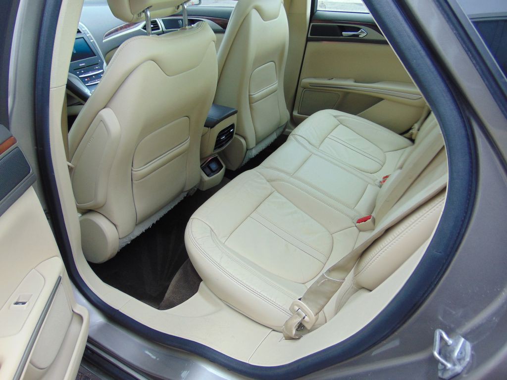 2015 Lincoln MKZ Image 3