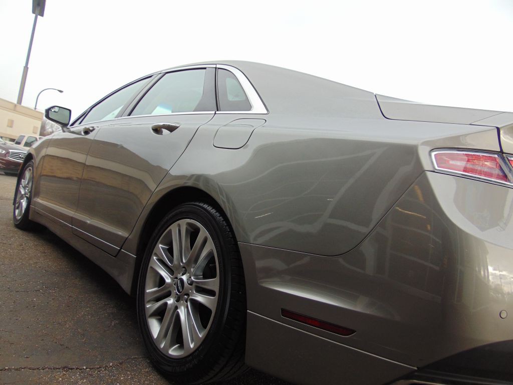 2015 Lincoln MKZ Image 16