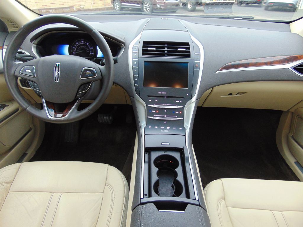 2015 Lincoln MKZ Image 17