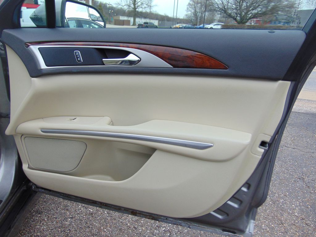 2015 Lincoln MKZ Image 25