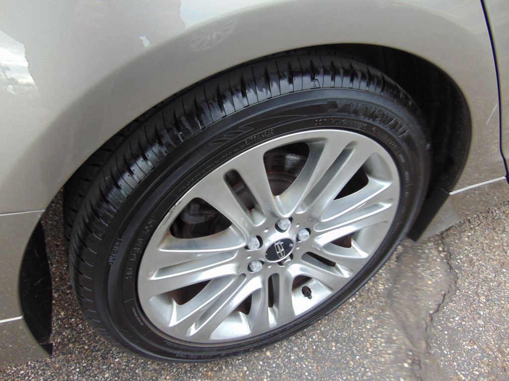 2015 Lincoln MKZ Image 28